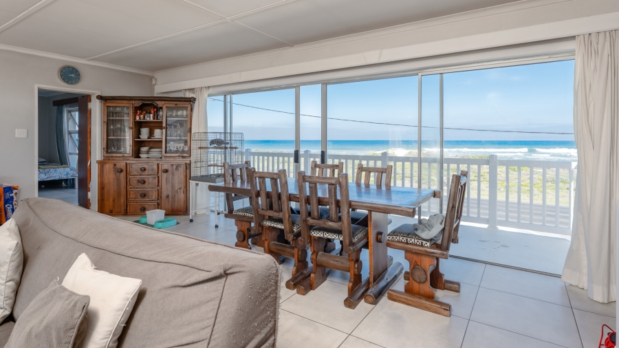 7 Bedroom Property for Sale in Struisbaai Western Cape